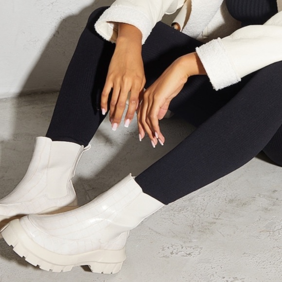 Cream Pu Croc Chunky Sole Chelsea Ankle Boots - Picture 9 of 9